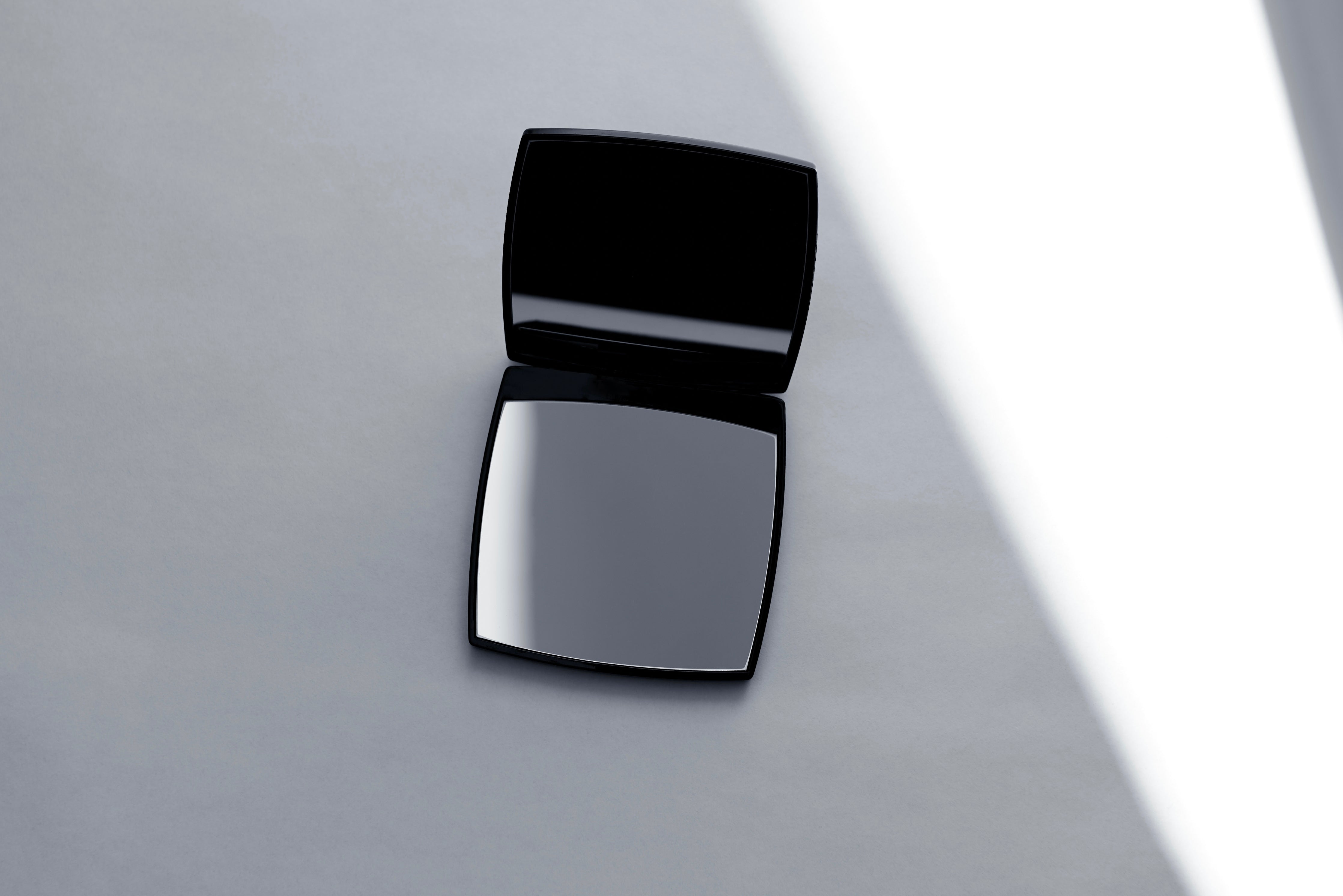 Revo Compact Mirror