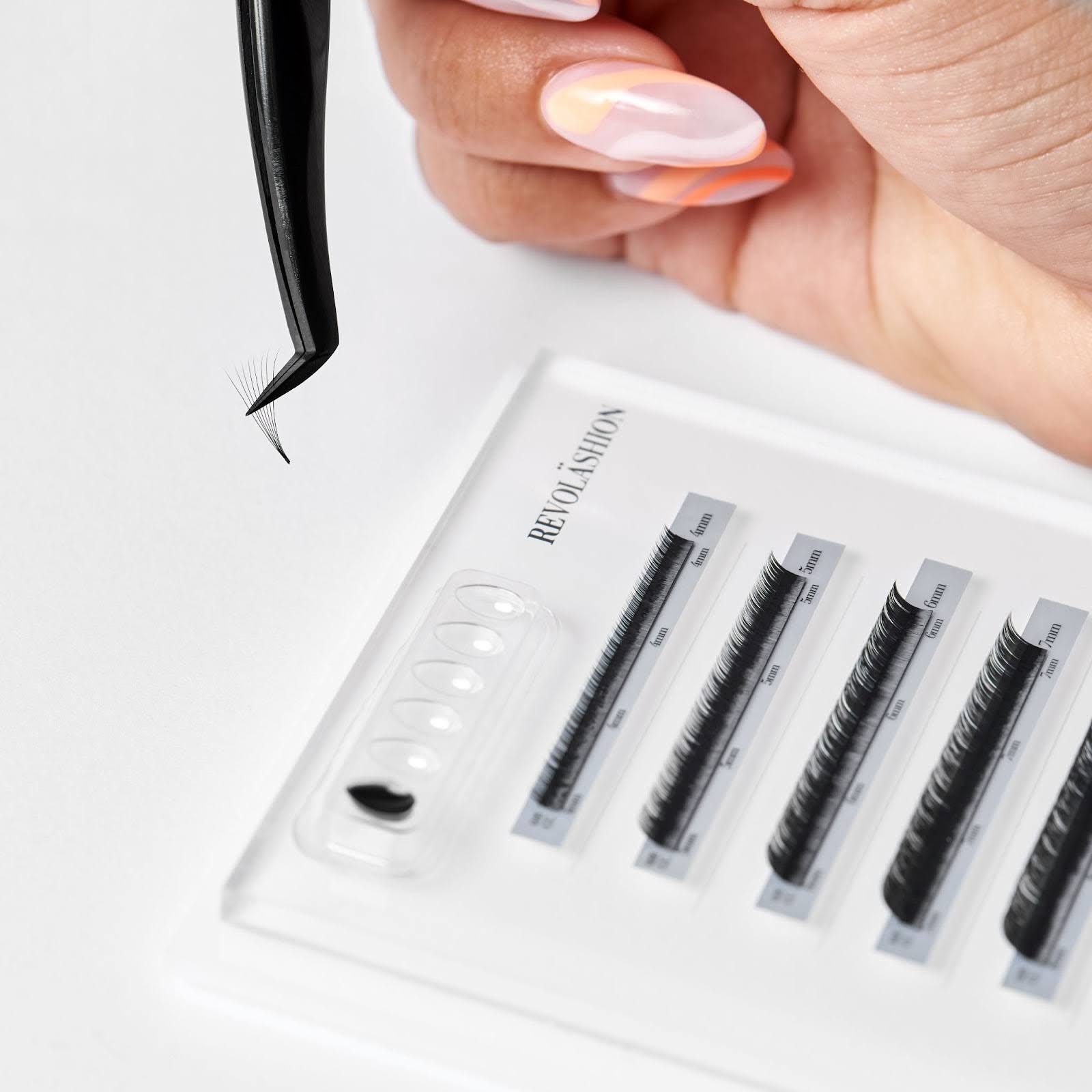 RAISING YOUR LASH PRICES IN 2026 (WITHOUT LOSING CLIENTS)