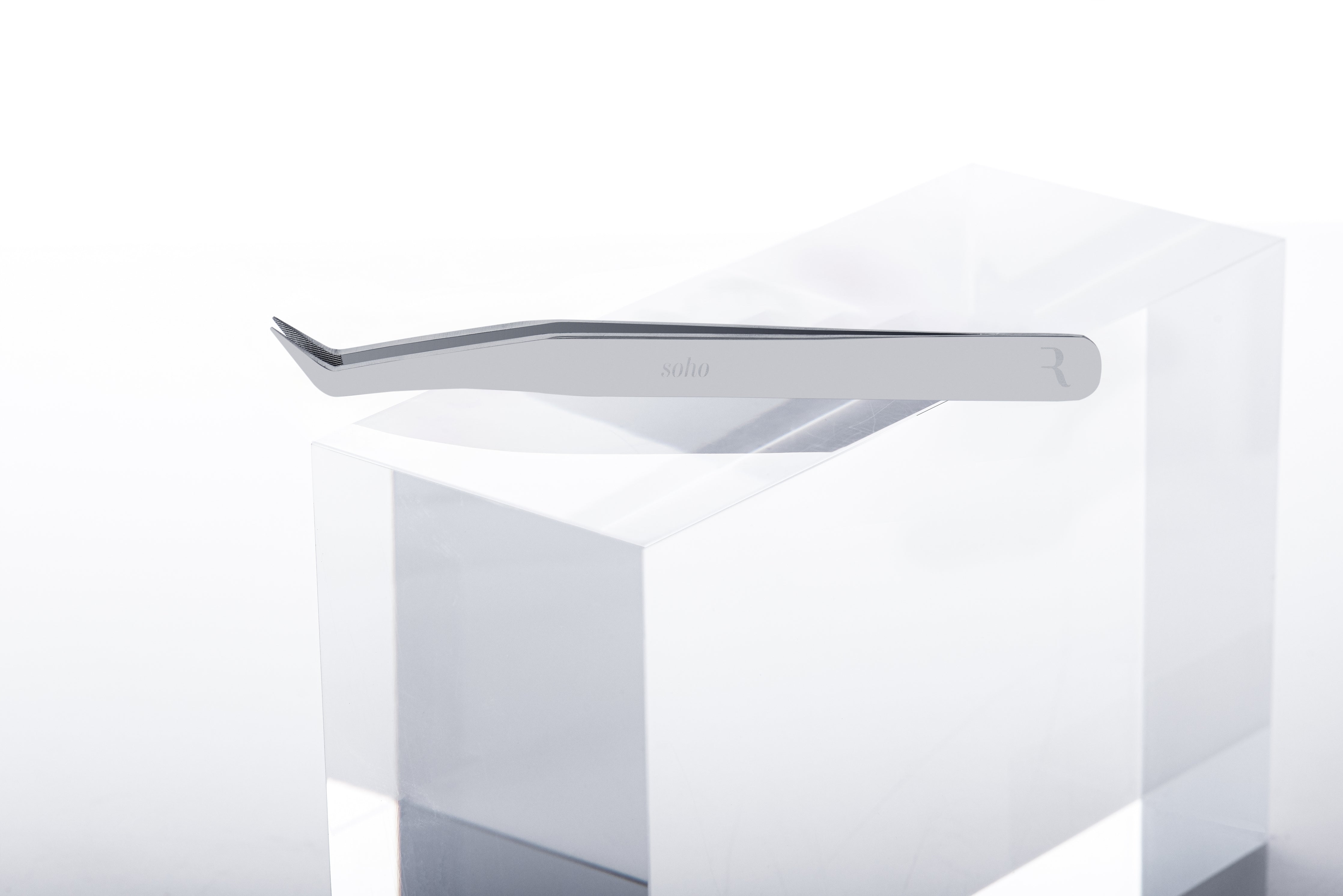 FREE GIFT | Soho Light Volume OmniGrip Tweezer