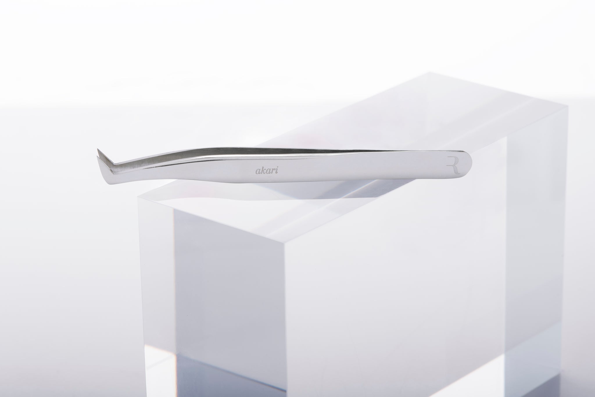 Akari Light Volume Tweezer