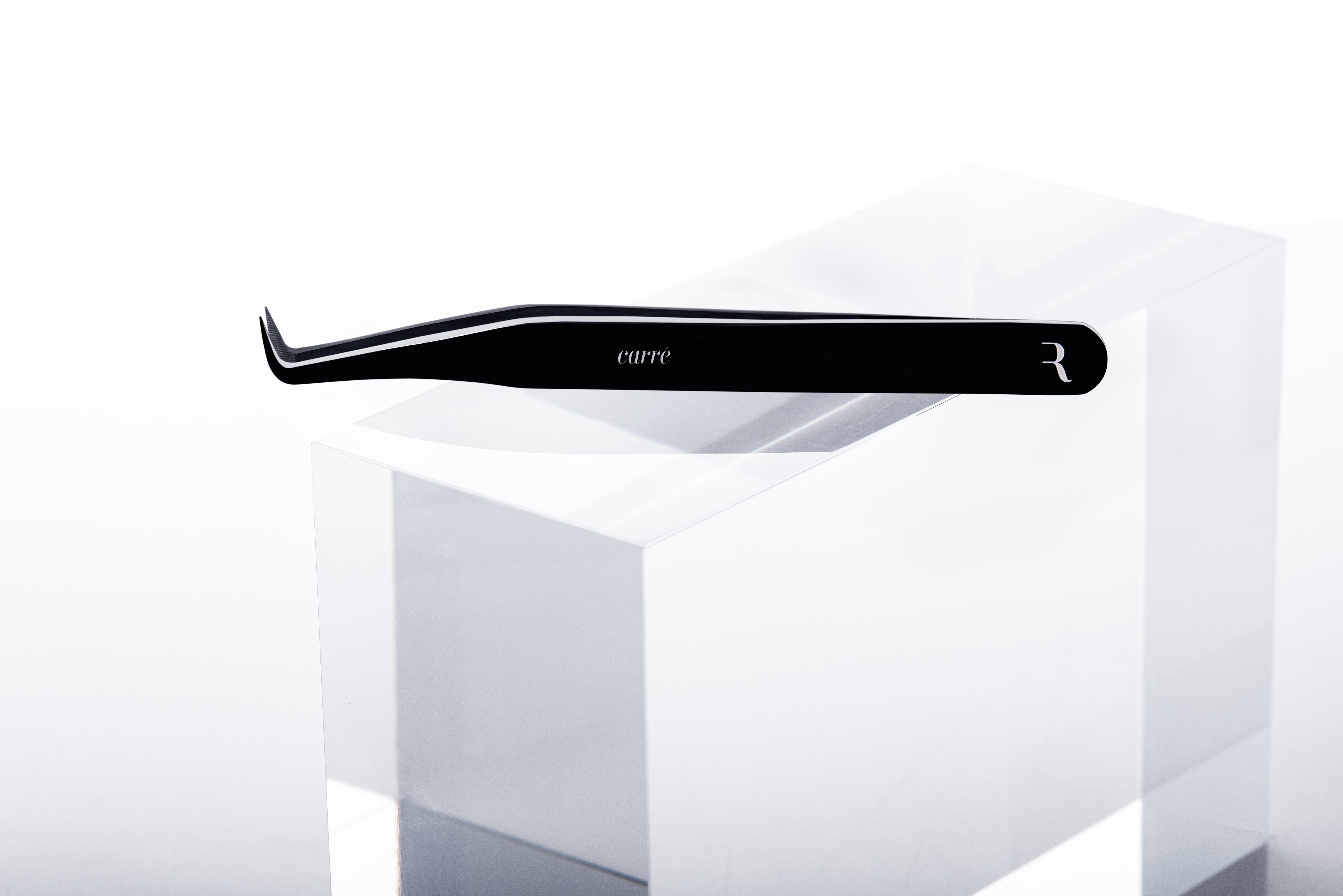 Carré Light Volume OmniGrip Tweezer