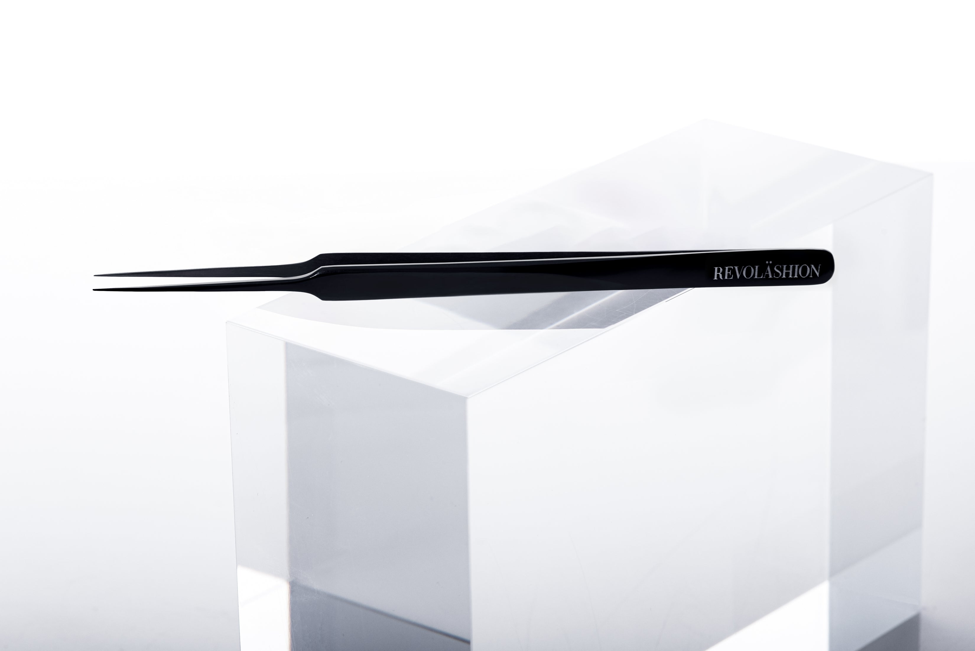 Skye Straight Isolation Tweezer